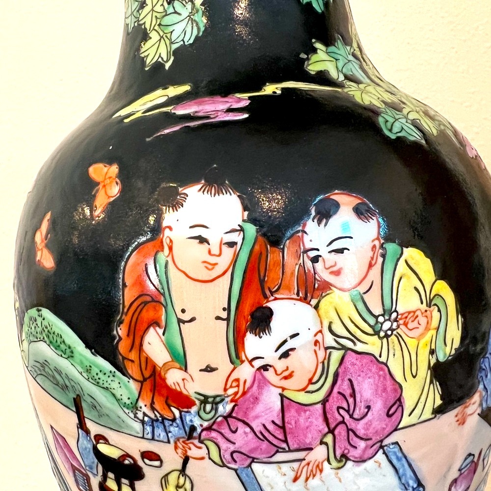 Vintage Famille Noir Asian Porcelain Hand Painted Decorative Vase - Picture 6 of 8
